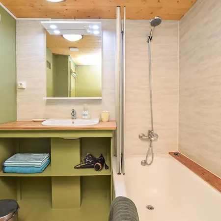 3 Bedroom Pet Friendly In Cormeilles (Eure)