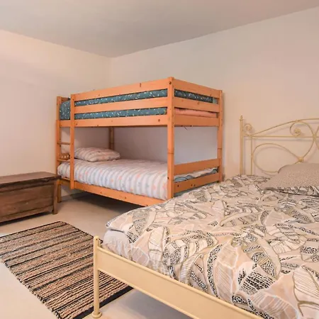 3 Bedroom Pet Friendly In * Cormeilles (Eure)